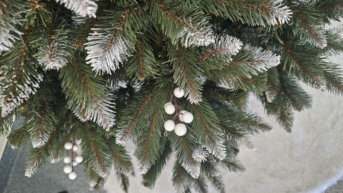 Brad artificial Christmas Deluxe, WhiteBerry, 2D, 180cm [8]