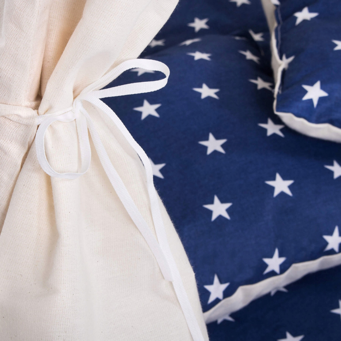 Cort copii Sersimo stil indian Teepee Tent cu fereastra, covoras gros si 2 perne, alb albastru inchis cu stelute [10]