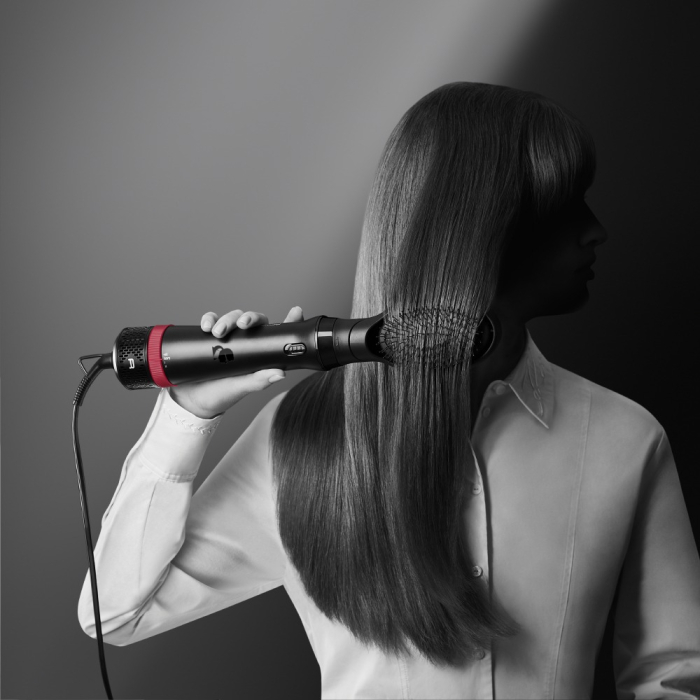 Perie cu aer cald Rowenta x Karl Lagerfeld Express Style CF635LF0, 800W, cablu rotativ 360°, 3 trepte de viteza / temperatura, 5 accesorii, invelis Keratin & Glow, functie hair respect, negru [11]