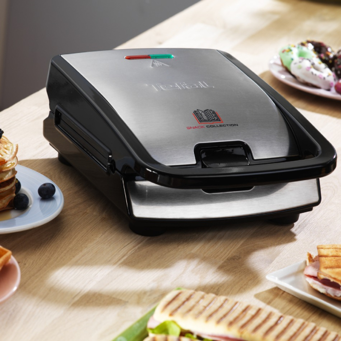 Sandwich maker multifuncţional Snack Collection SW852D12, 700 W, 2 seturi de placi, sandwich si vafe, negru /argintiu [10]