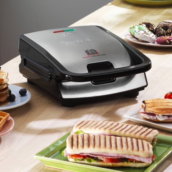 Sandwich maker multifuncţional Snack Collection SW852D12, 700 W, 2 seturi de placi, sandwich si vafe, negru /argintiu [13]