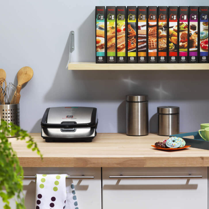 Sandwich maker multifunctional Tefal Snack Collection 4 in 1 SW854D16, 700W, 4 seturi de placi incluse, invelis antiaderent, argintiu [9]