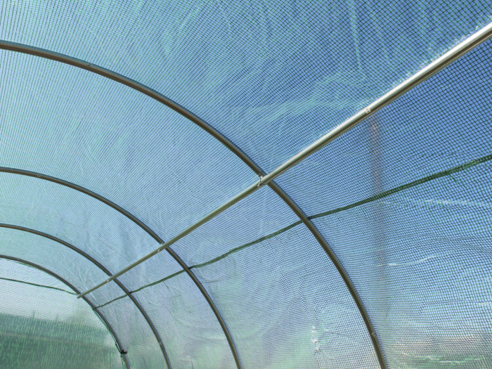 Sera gradina tip tunel 300x200x200 cm, folie PE 140g/m2 UV4 cu plasa PP, 6 ferestre, usa rulanta blocabila, 6 mp, verde [5]