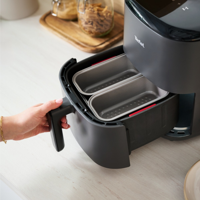 Set de 5 accesorii Tefal Dail'Easy J701S544 pentru friteuza de 4.6 L, invelis antiaderent, otel carbon, tava perforata cu manere, tava si 3 forme, neg [10]