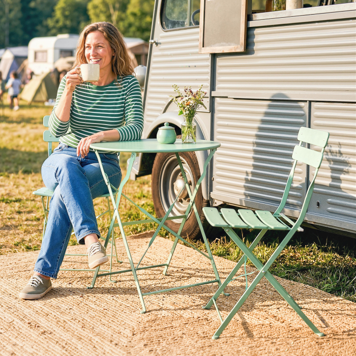  Set Gradina Bistro: Masa Rotunda si Scaune Pliabile pentru 2, Verde Deschis. [9]