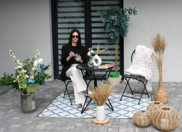 Set mobilier gradina metalic Susan, masa 60x60 cm si 2 scaune 50x40x94 cm, stil vintage, negru mat [2]