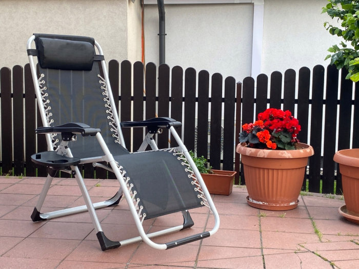 Sezlong pliabil gravitate zero, 175x65 cm, cu masuta si buzunar organizator, 120 kg, negru [2]