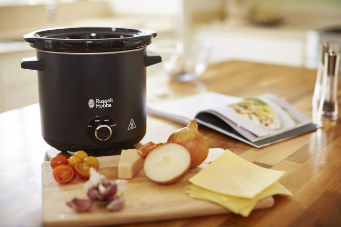Slow cooker Russell Hobbs Chalkboard, 6.5L, 3 setari temperatura, vas ceramic, suprafata tabla scriere, negru [10]