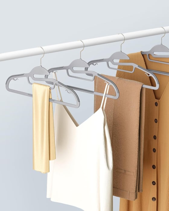 SONGMICS Set de 50 de umerase pentru haine, anti alunecare, bara de cravata si carlig pivotant, 42 cm, gri [10]