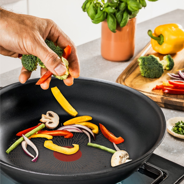 Tigaie Tefal Excellence+ G3300602, 28 cm, invelis antiaderent, tehnologie FUSIONCORE, Thermo-Signal™, maner nituit, aluminiu, inductie, negru [4]