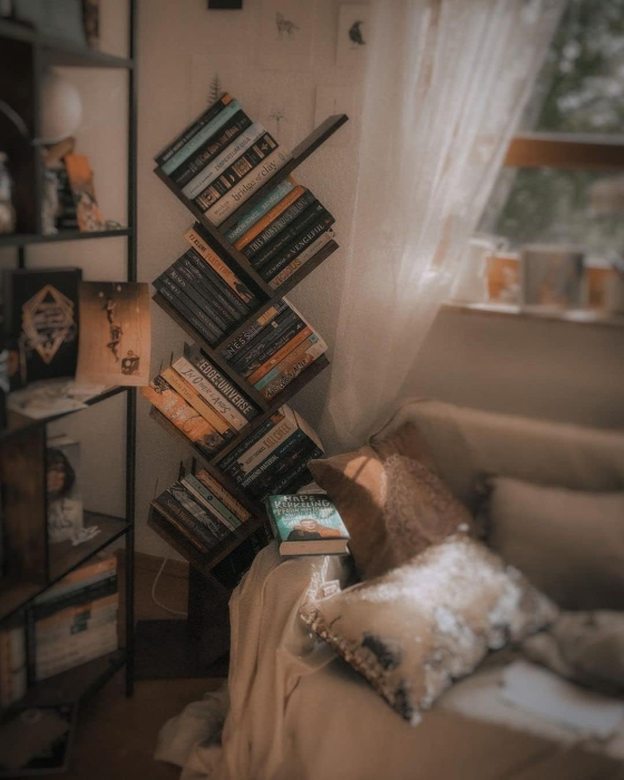 VASAGLE Biblioteca de podea cu 8 etaje, cu rafturi din lemn in forma V, 25x141x50cm, maro rustic [2]