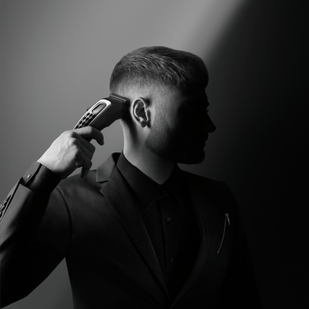 Aparat de tuns Rowenta x Karl Lagerfeld Barber Experience TN155LE0, 6500 rpm, autonomie 150 min, 6 piepteni ficsi, 6 piepteni fade, lame inox, indicator LED, baza de incarcare, negru & gri [12]