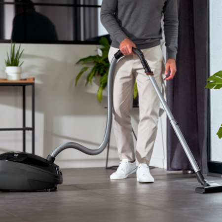Aspirator cu sac Rowenta Green Force Max Silence RO6136EA, 750 W, 70% plastic reciclat, 3 niveluri de filtrare, sac Hygiene+, Negru/argintiu  [6]