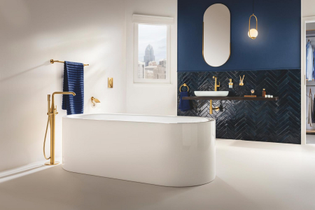 Baterie cada Grohe 25248GN1, Essence, 1/2'', pe podea, set dus, necesita valva, mat, auriu [1]