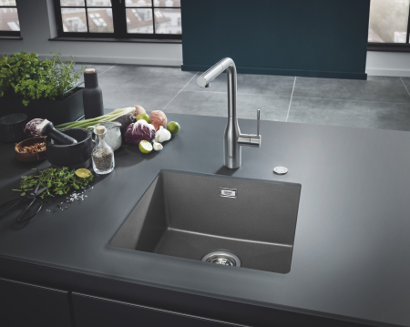 Baterie de bucatarie Grohe 30270AL0, Essence, 3/8'', pipa inalta, tip L, dus extractabil, 2 functii, pivotanta, mat [3]