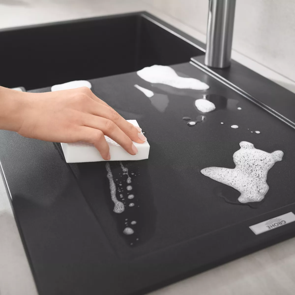 Chiuveta Quartz composite Grohe K500 31644AP0, 860 x 500 mm, montare pe blat, evacuare, negru [5]