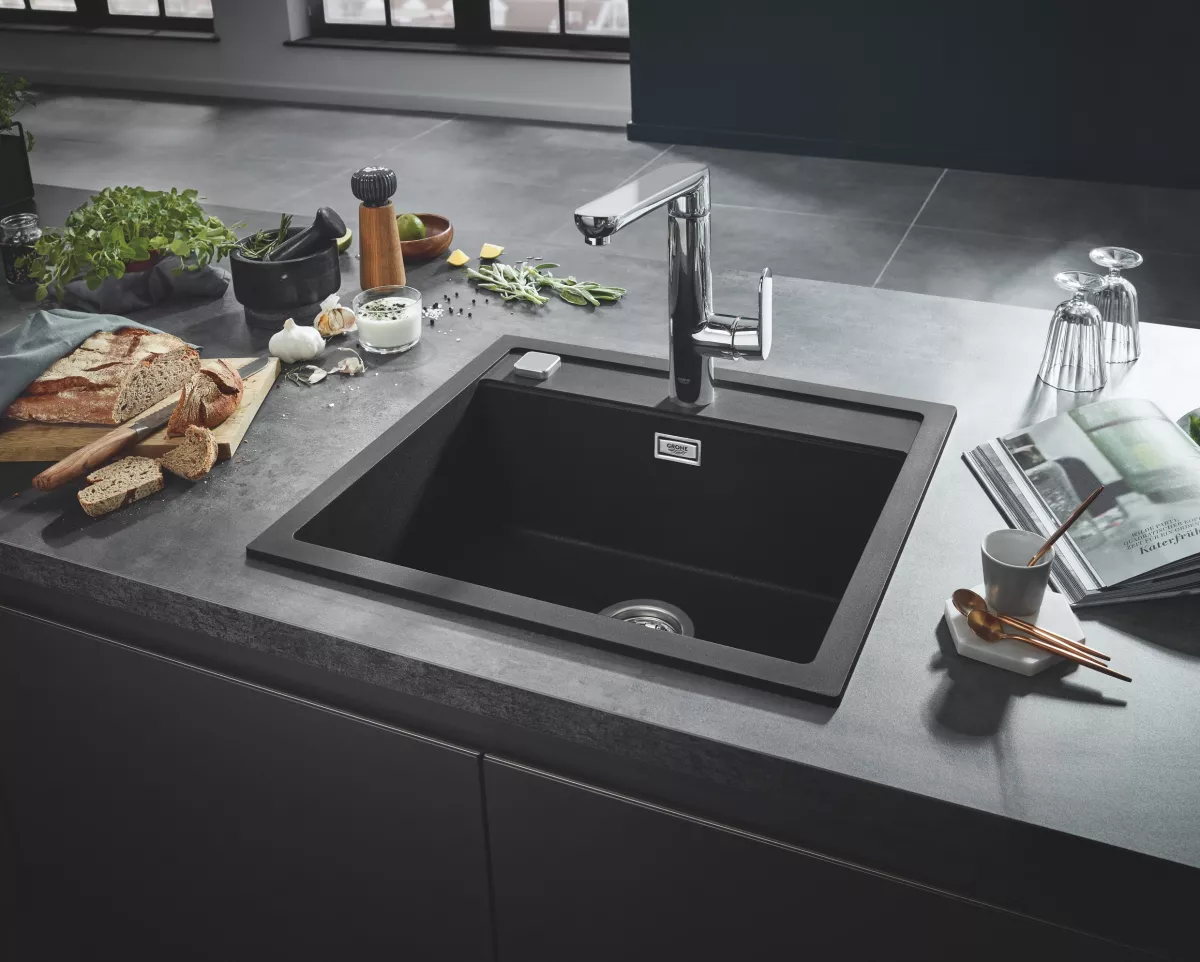Chiuveta Quartz composite Grohe K700 31651AP0, 560 x 510 mm, montare pe blat, evacuare automata, Kit montaj si evacuare, Negru [1]