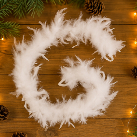 Decoratiuni si articole casa - Ghirlanda pentru decor sau bradul de Craciun, model puf si pene, 180cm, alb