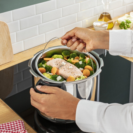 Oala sub presiune Tefal ClipsoMinut'® Easy P4624966, compatibil cu inductia, inox, indicator de presiune, 5 puncte de securitate, argintiu [8]