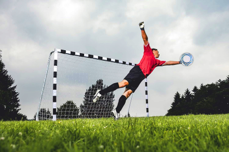 Poarta de fotbal 300x200 cm, structura metalica solida profil 6x3 cm, include plasa, ancore fixare, minge de fotbal [2]