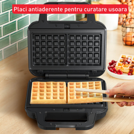 Sandwich maker multifunctional Tefal UltraCompact 3 in 1 SW383D10, 700W, 3 placi detasabile pentru sandwich-uri, panini si gofre, negru & arginti [7]