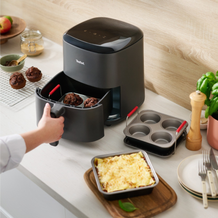 Set de 3 accesorii Tefal Dail'Easy J701S344 pentru friteuze de 4.6 L, invelis antiaderent, otel carbon, tava perforata cu manere si 2 forme, negru & g [1]
