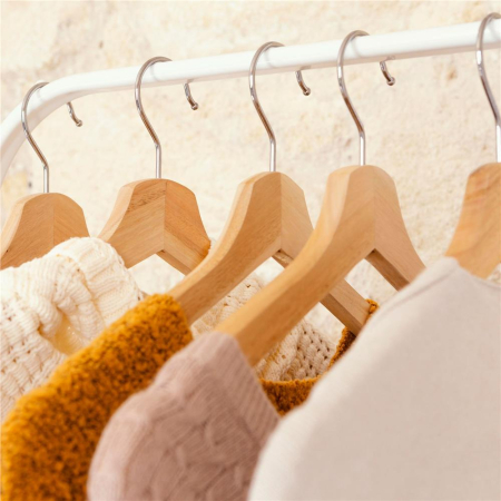 Set de 30 umerase din lemn cu carlig cromat rotativ, forma ergonomica, 43x21 cm, maro natur [12]