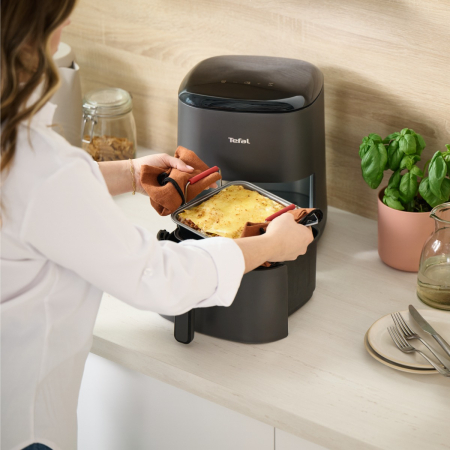 Set de 5 accesorii Tefal Dail'Easy J701S544 pentru friteuza de 4.6 L, invelis antiaderent, otel carbon, tava perforata cu manere, tava si 3 forme, neg [5]