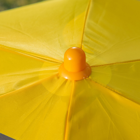  Set de Exterior pentru Copii, 4 Piese cu 2 Scaune Pliabile, Umbrela de Gradina si Masa Rotunda, Set din Otel si tesatura Oxford Galben [8]