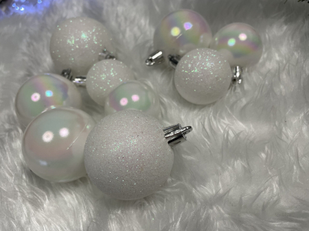 Set globuri de Craciun, 30 bucati, 3 modele, 4/5/6cm, alb [19]