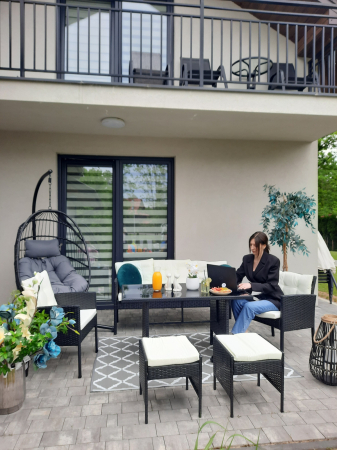 Set mobilier gradina Vaduz 6 piese, canapea 3 locuri, 2 fotolii, 2 tabureti si masa, ratan sintetic, blat sticla, negru si crem [3]
