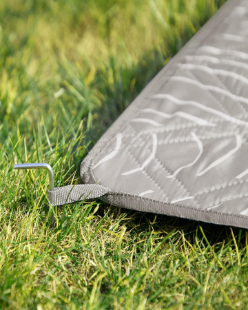 Patura picnic impermeabila 200x200 cm, cu ancore de fixare, pliabila, lavabila, multistrat, kaki cu model tropical [3]