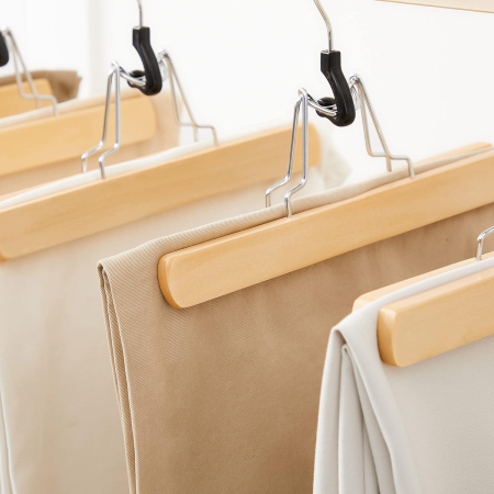 SONGMICS Set de 12 umerase din lemn pentru pantaloni, carlig antiderapant rotativ, 25cm, natural [7]