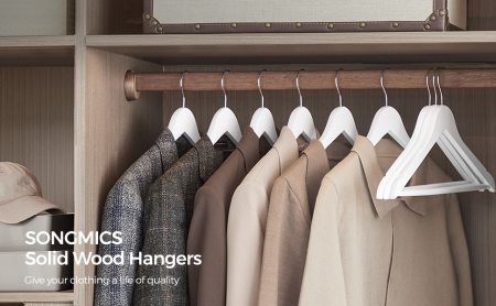 SONGMICS Set de 20 umerase din lemn, cu bara anti-alunecare pentru pantaloni, carlig pivotant la 360°, 45cm, alb [7]