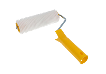 Unelte de vopsit si tencuit - Tavalug conic rezistent pentru conifere, pentru aerisire, latime 20 cm, inaltime ace 11 mm, cu maner