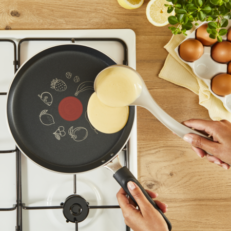 Tigaie de clatite Tefal Pancake Day B7021002, 25 cm, invelis antiaderent, indicator Thermo-Signal, baza Difussion, rosu & negru [10]