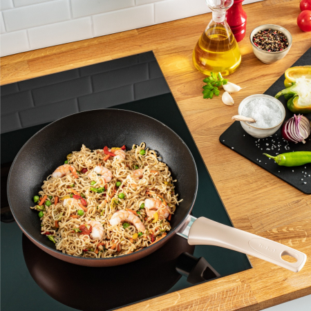 Tigaie wok Tefal Eco-Respect G2541902, 28 cm, aluminiu, invelis antiaderent Titanium Pro, compatibil cu inductia, tehnologia Thermo-Signal™, baz� [7]
