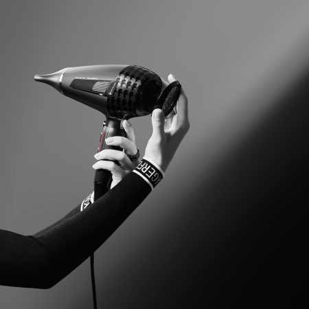 Uscator de par Rowenta x Karl Lagerfeld Pro Stylist CV888LF0, 2200W, Tehnologia Rowenta Air-to-Care, invelis Keratin&Glow, 3 accesorii, jet de aer rece, cablu 1.8m, negru&gri [2]