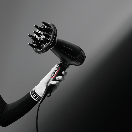Uscator de par Rowenta x Karl Lagerfeld Pro Stylist CV888LF0, 2200W, Tehnologia Rowenta Air-to-Care, invelis Keratin&Glow, 3 accesorii, jet de aer rece, cablu 1.8m, negru&gri [1]