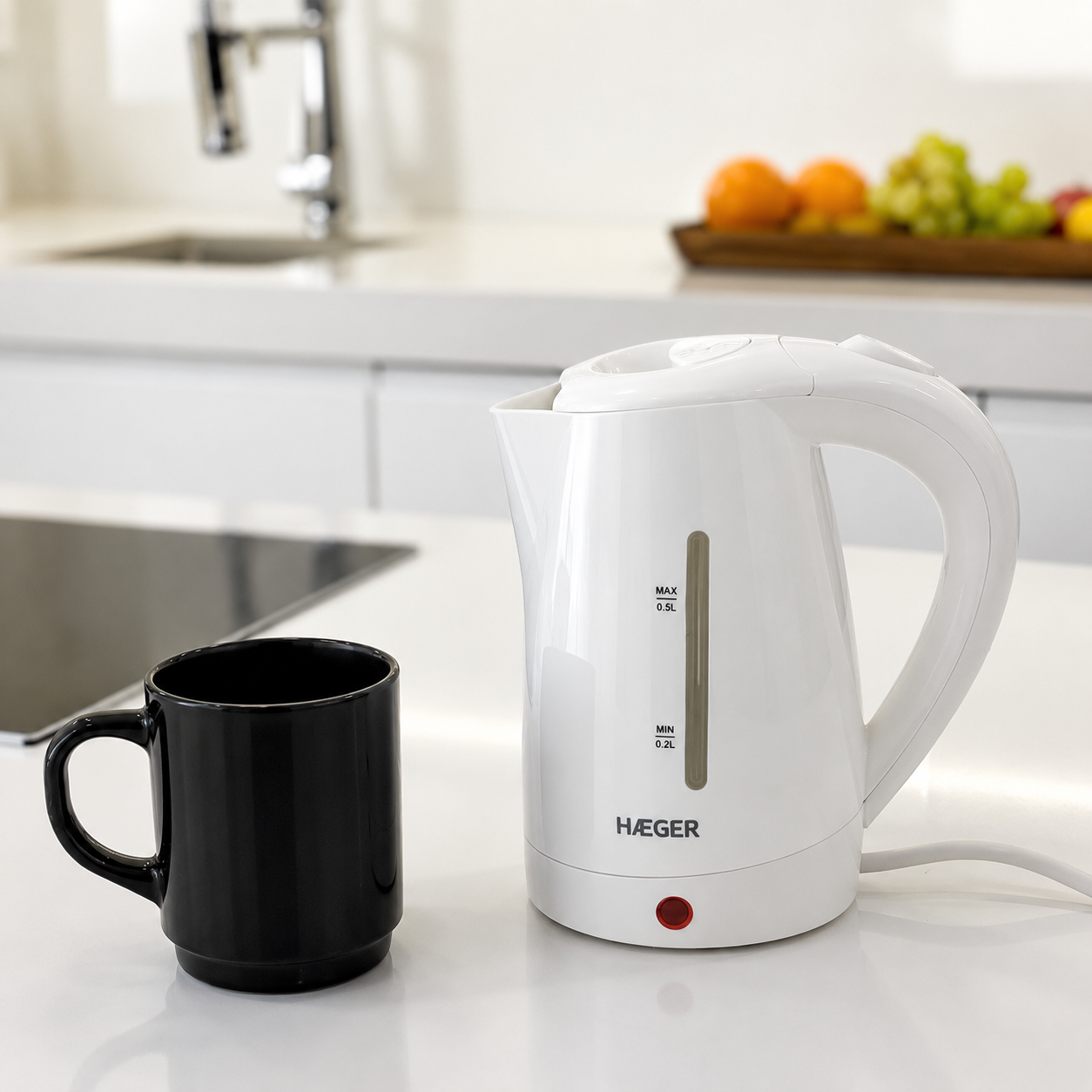 Fierbator portabil HAEGER TRAVEL, Capacitate 0.5L (voltaj dublu 110/240V), Putere 1100W, Oprire automata si protectie fierbere fara apa, Include 2 cani plastic, Alb [2]