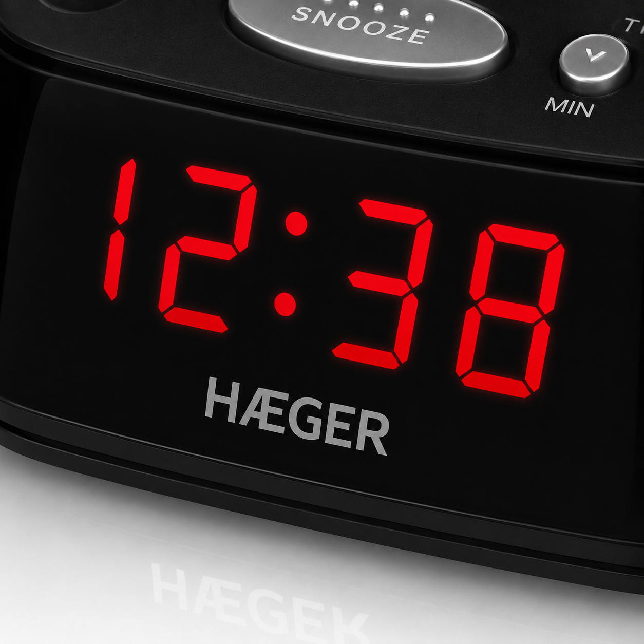 Radio cu ceas si alarma HAEGER SNOOZER, 20 posturi memorate (10 FM/10 AM), Afisaj LED, Alarma dubla cu functie Snooze, Functie Sleep temporizator, Negru [2]