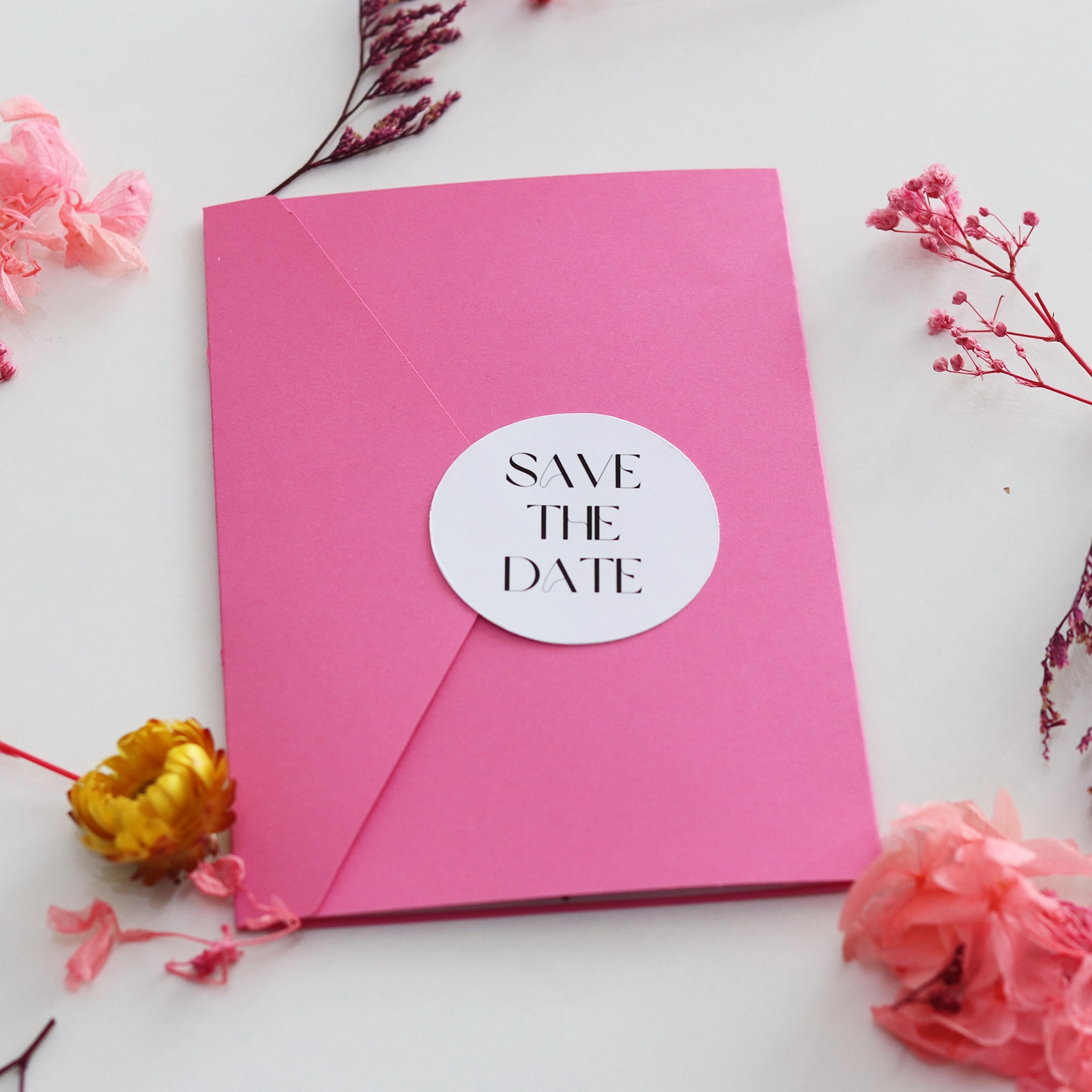 Invitație de nuntă minimalistă, pliabilă, cu toc roz [5]