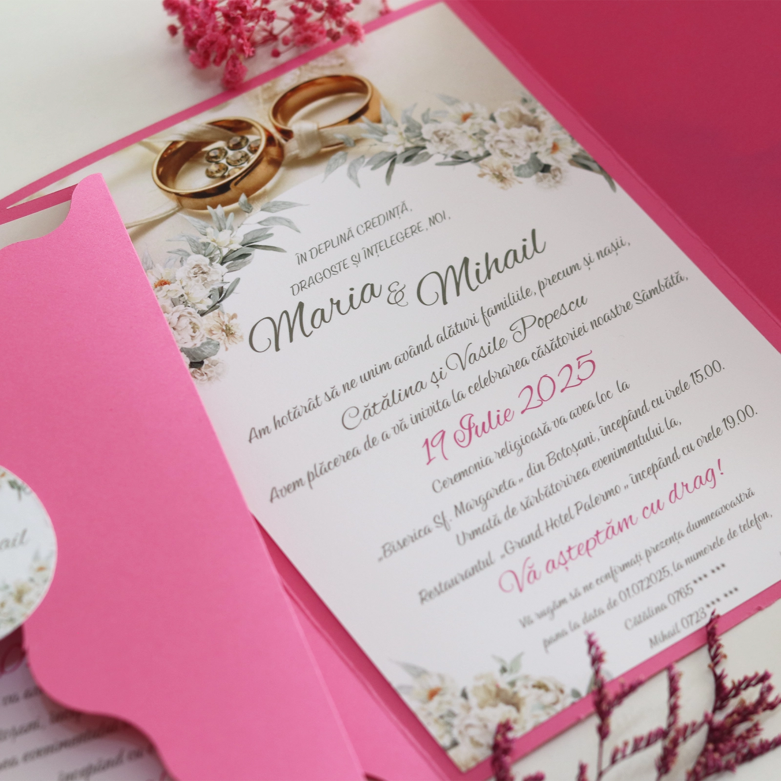 Invitație nuntă cu inele și plic roz [2]