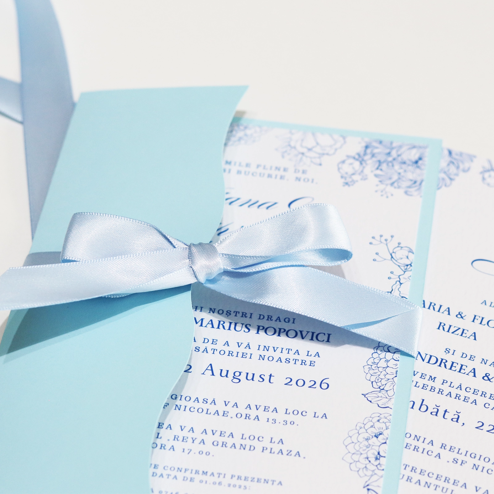 Invitație nuntă, model floral albastru cu plic [2]