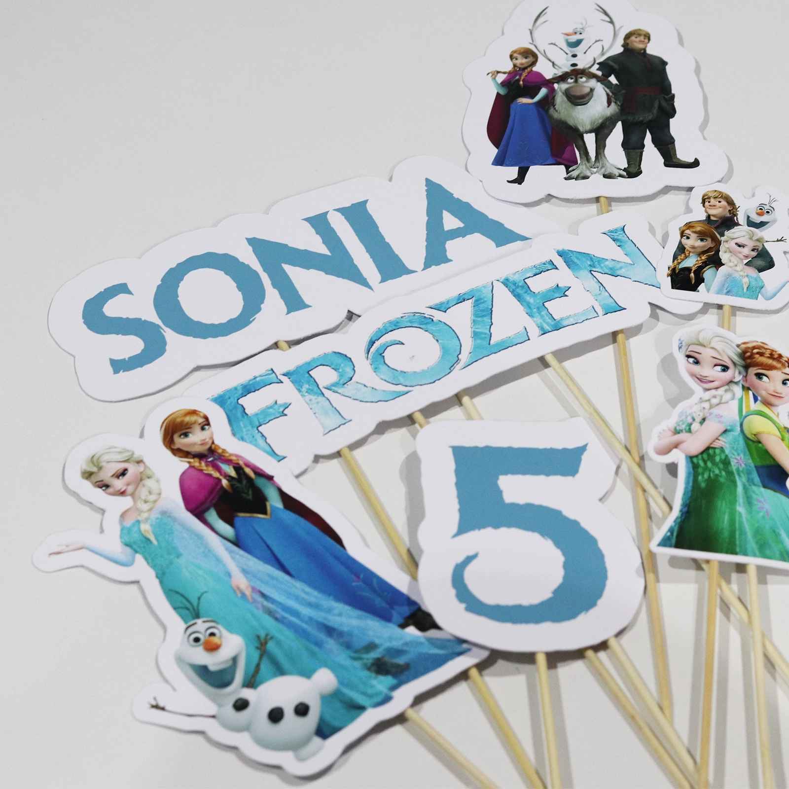 Kit petrecere Frozen personalizat [10]