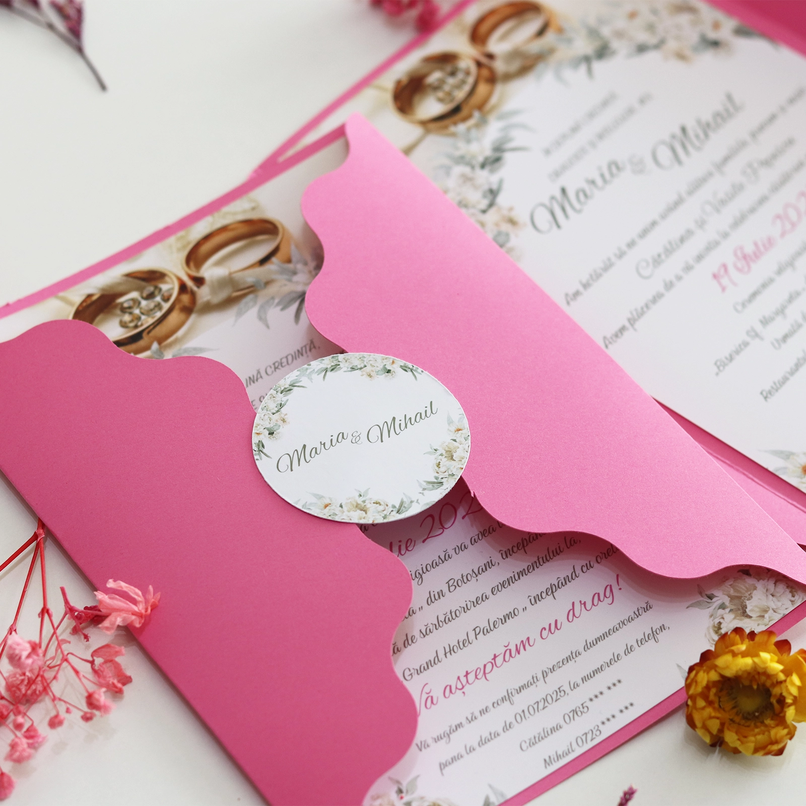 Invitație nuntă cu inele și plic roz [2]