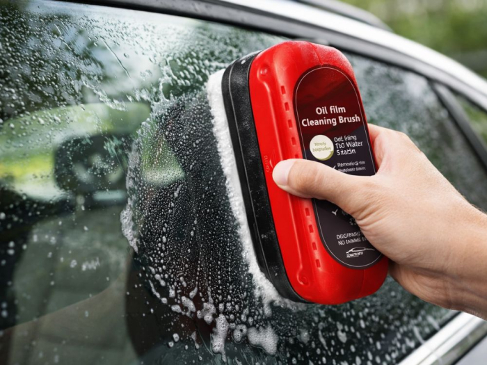 Produs de curățare pentru parbrizele automobilelor – perie fără urme 120 ml [2]