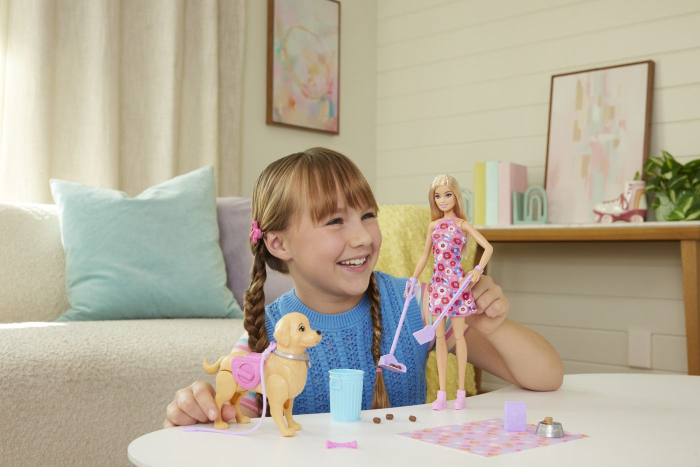 BARBIE FAMILY AND FRIENDS SET PAPUSA BARBIE MALIBU PLIMBARE CU CATELUL [4]