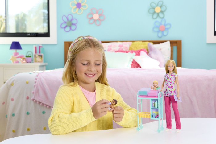 BARBIE YOU CAN BE ANYTHING PAPUSA DOCTOR PEDIATRU CU ACCESORII [4]