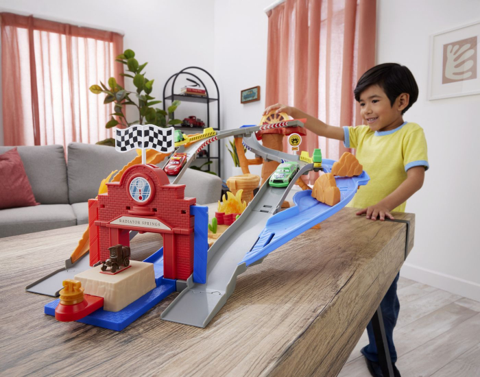 CARS RACE AND RESCUE SET DE JOACA CURCUIT DE SALVARE SI 3 MASINUTE METALICE [4]